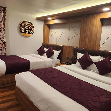 Luxury Stay At Hotel Broadway Boutique Mall Road Chowrasta Near Mahakal Temple Darjeeling  Ngoại thất bức ảnh