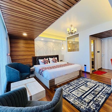 Luxury Stay At Hotel Broadway Boutique Mall Road Chowrasta Near Mahakal Temple Darjeeling  Ngoại thất bức ảnh