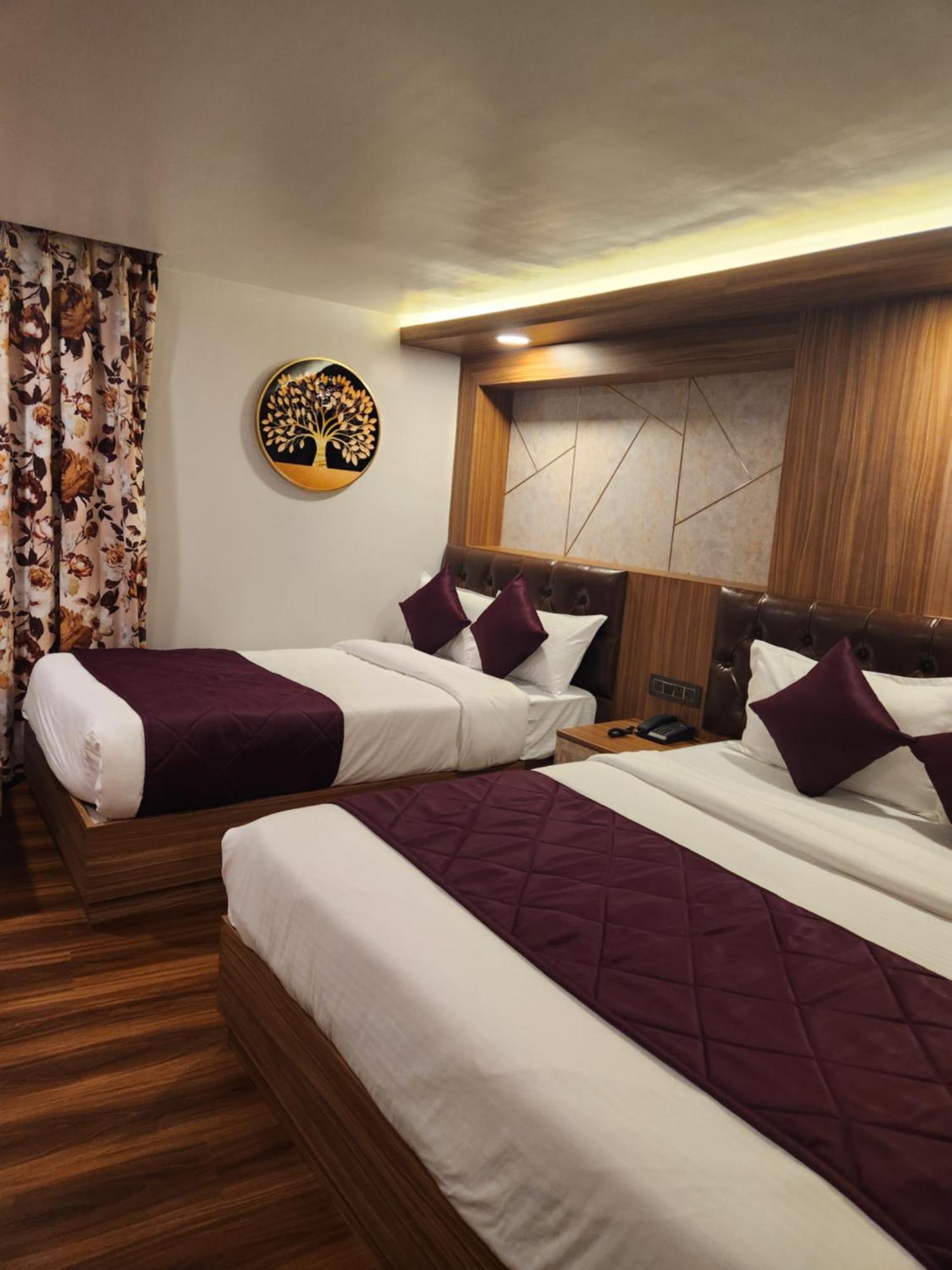 Luxury Stay At Hotel Broadway Boutique Mall Road Chowrasta Near Mahakal Temple Darjeeling  Ngoại thất bức ảnh