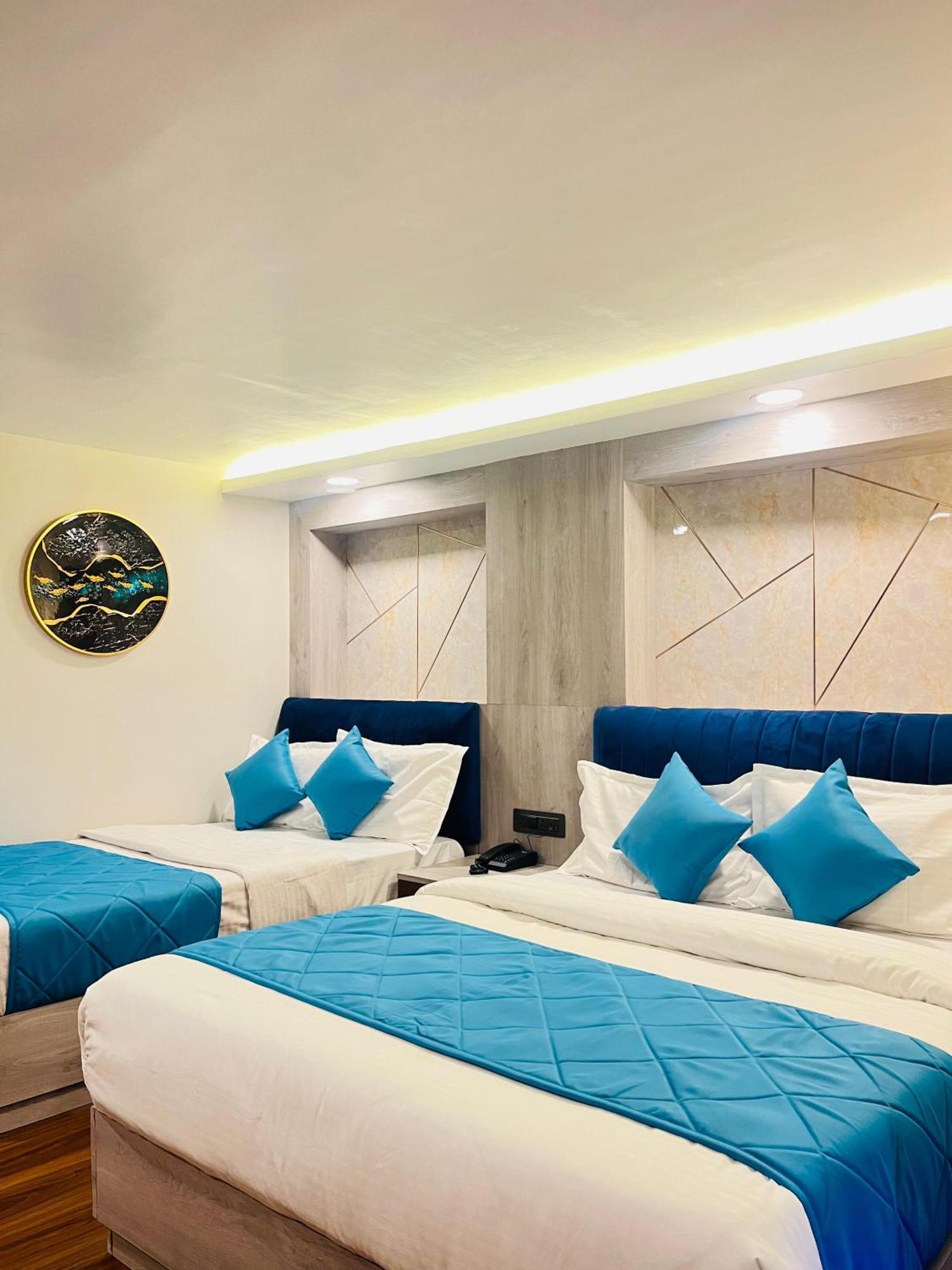 Luxury Stay At Hotel Broadway Boutique Mall Road Chowrasta Near Mahakal Temple Darjeeling  Ngoại thất bức ảnh