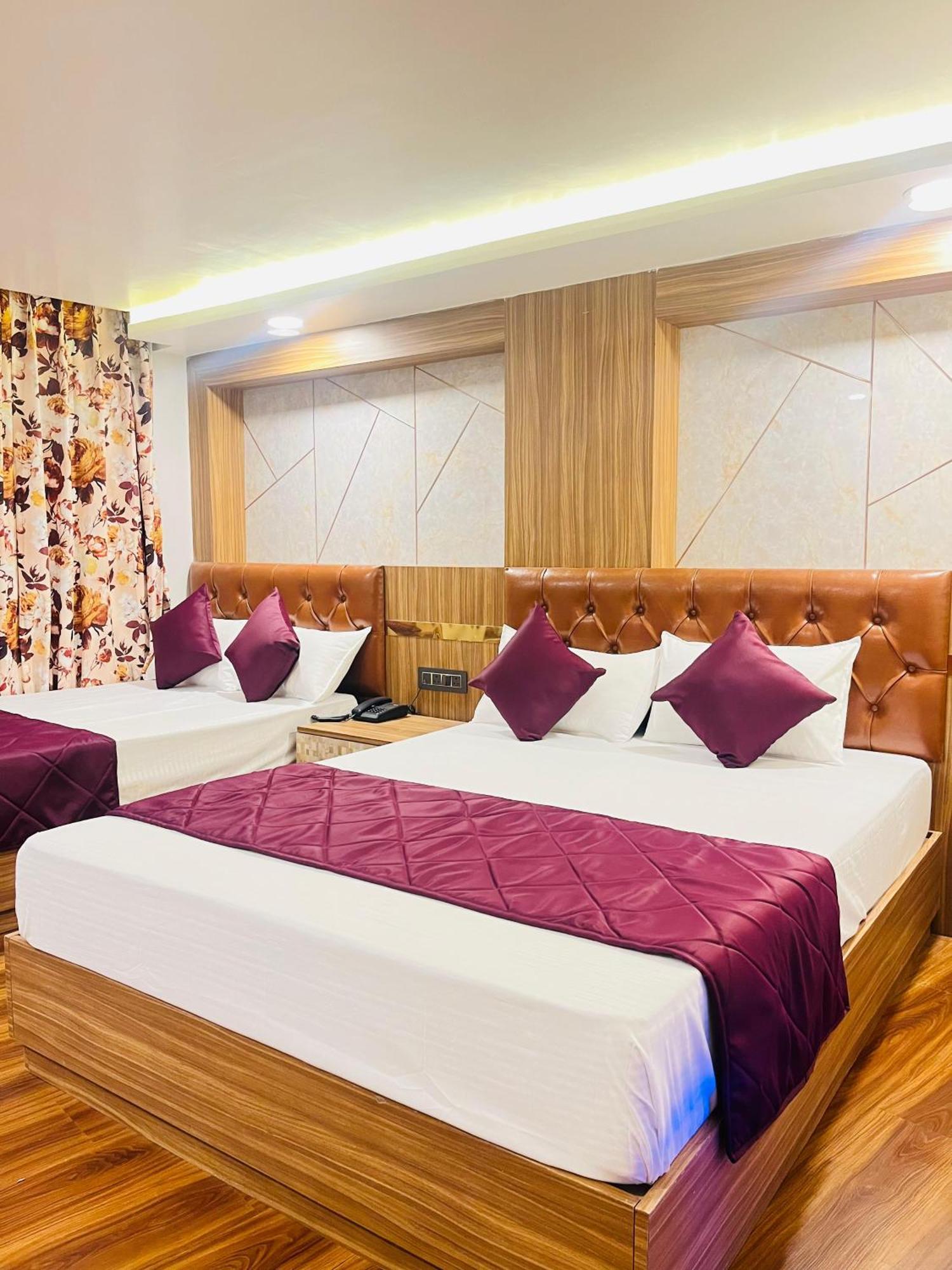 Luxury Stay At Hotel Broadway Boutique Mall Road Chowrasta Near Mahakal Temple Darjeeling  Ngoại thất bức ảnh