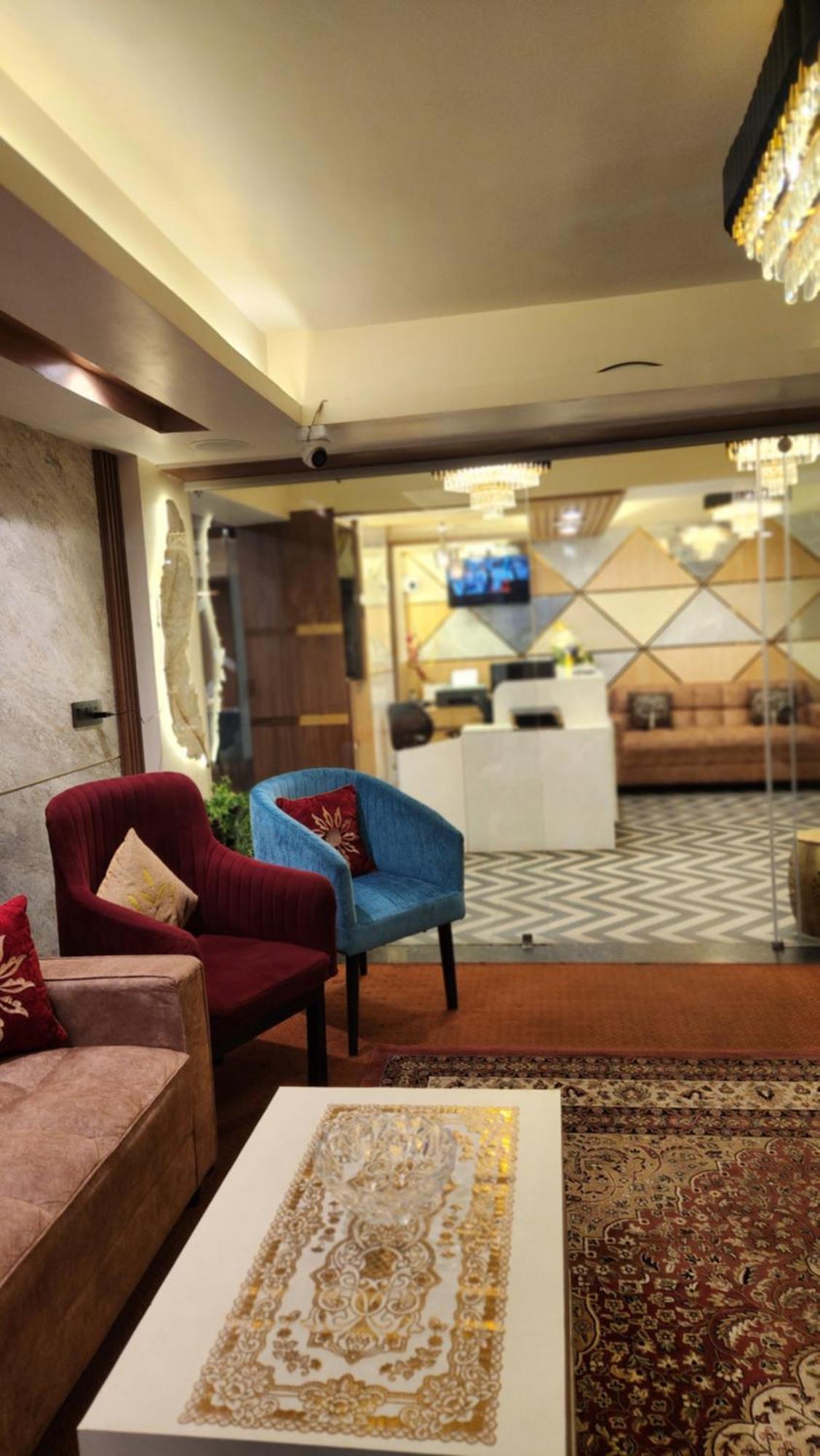 Luxury Stay At Hotel Broadway Boutique Mall Road Chowrasta Near Mahakal Temple Darjeeling  Ngoại thất bức ảnh